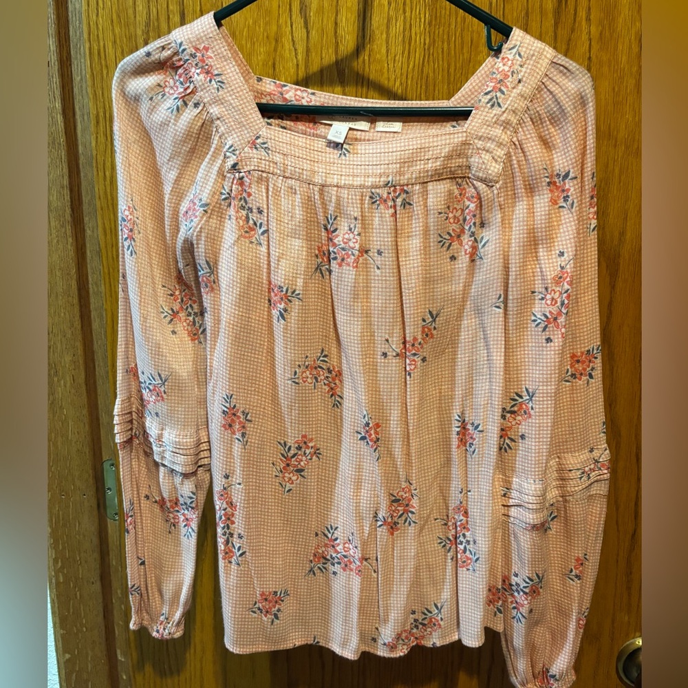Women’s flowered Lauren Conrad top